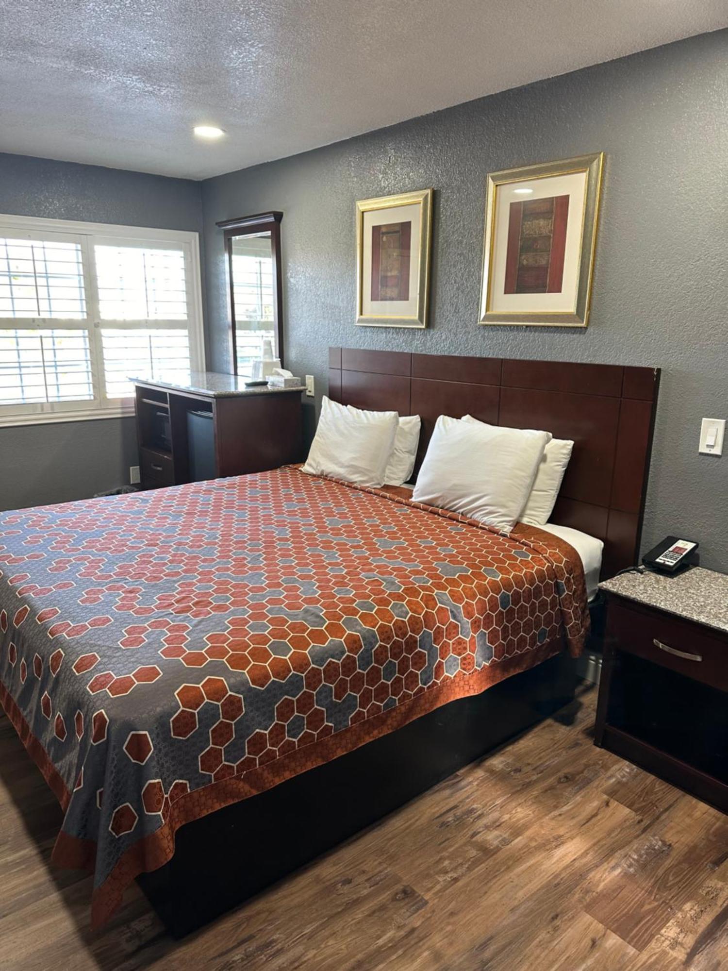Motel Fireside By The Boardwalk & Bowling 2*