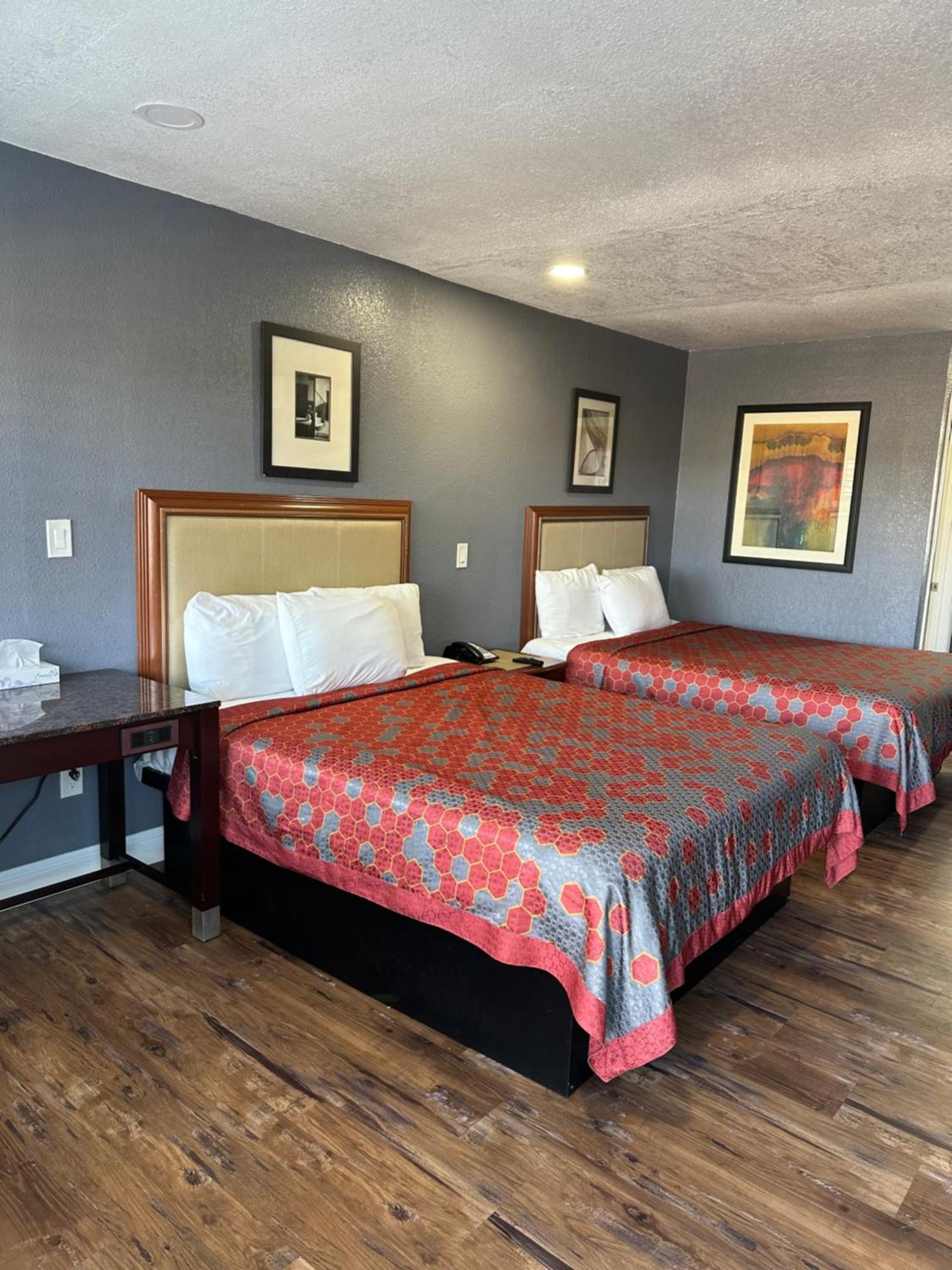 Fireside By The Boardwalk & Bowling 2*