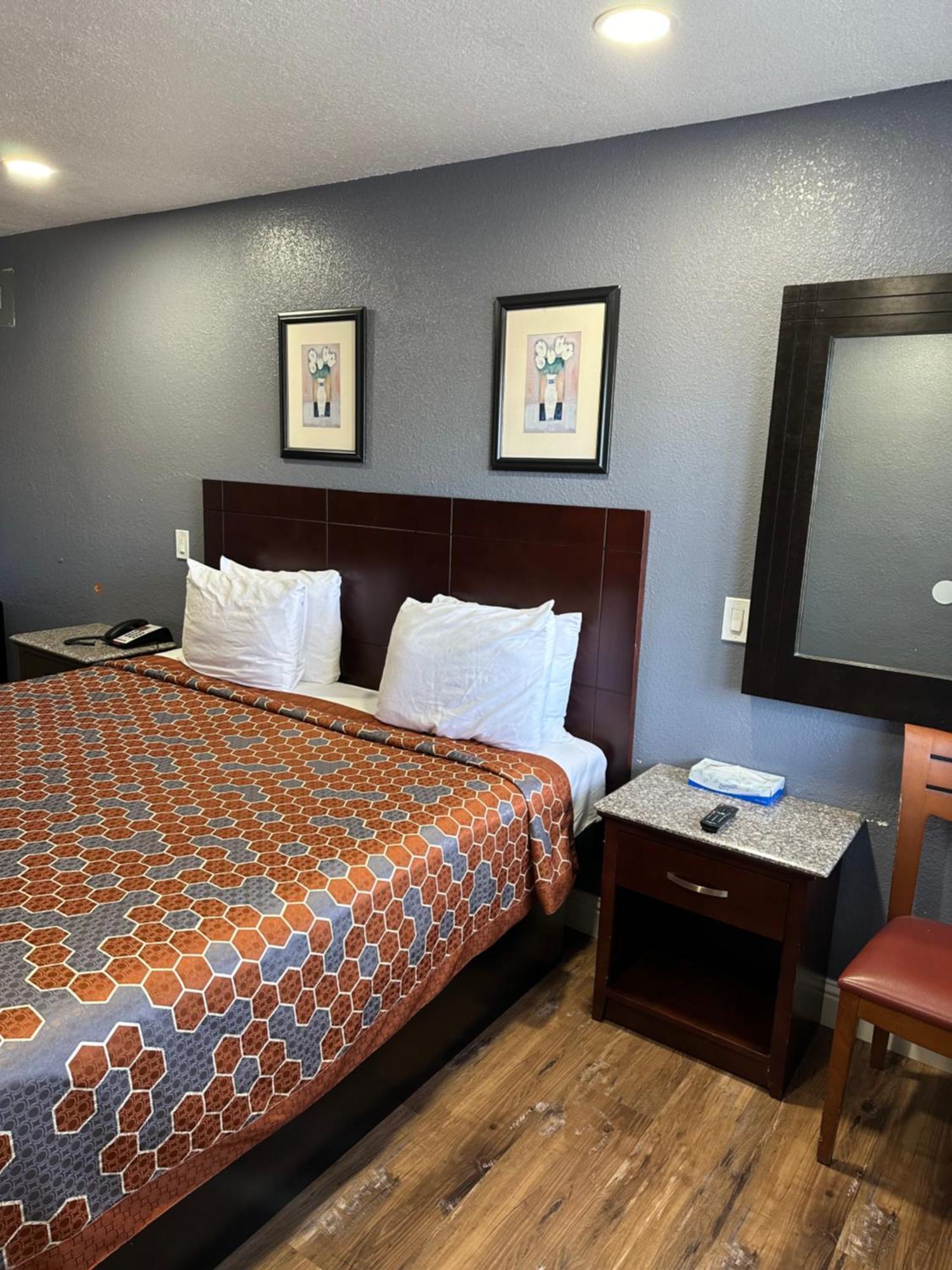 Fireside By The Beach Boardwalk & Bowling 2*