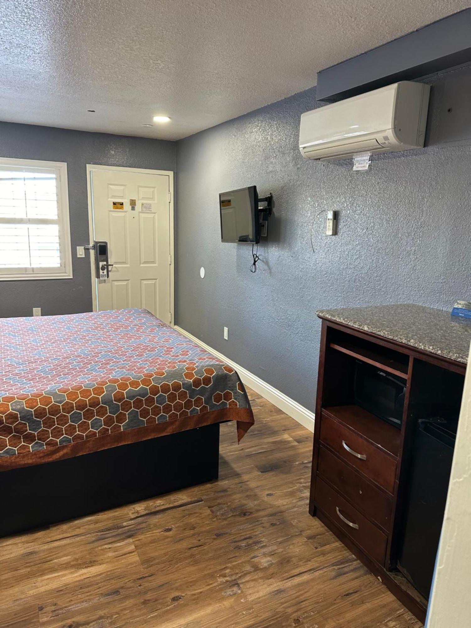 Fireside By The Boardwalk & Bowling Motel 2*