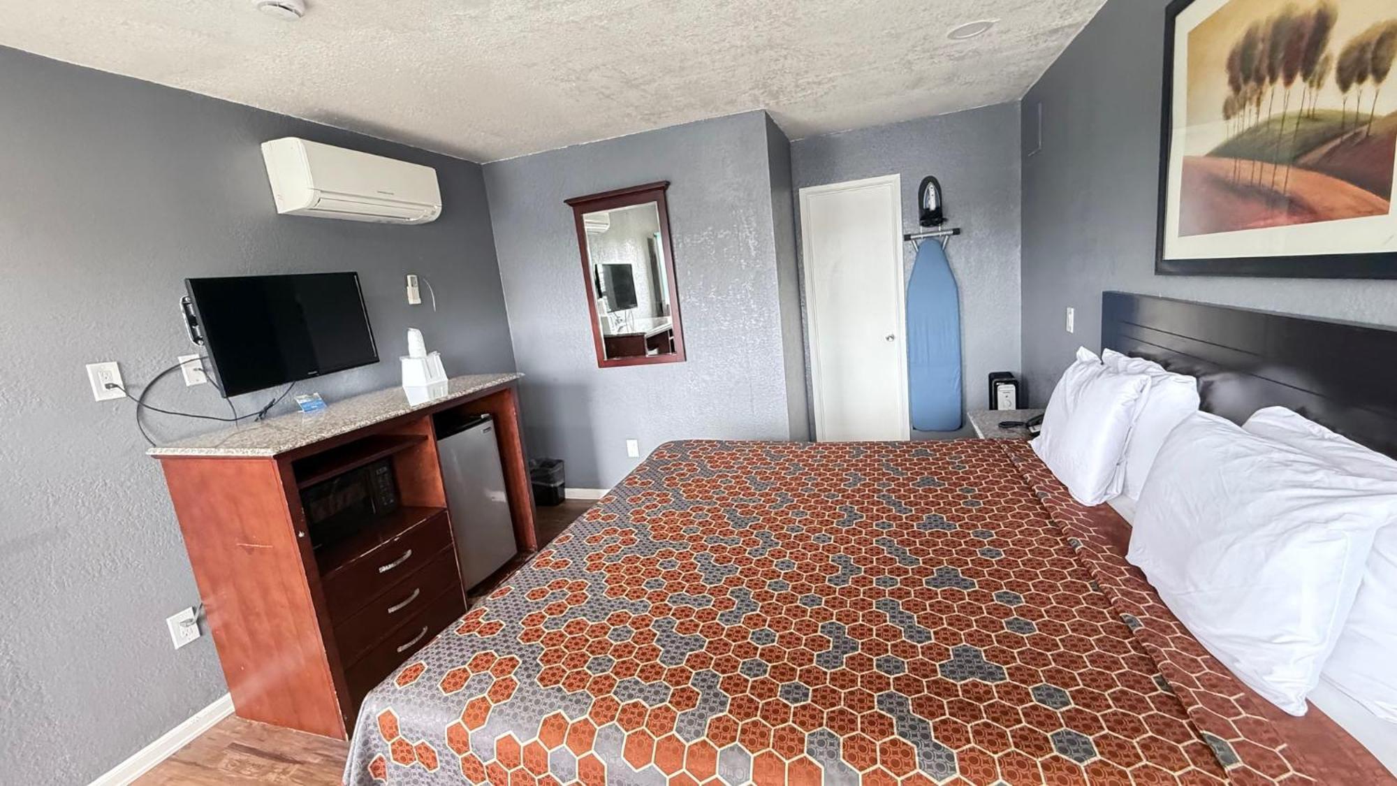 Fireside By The Beach Boardwalk & Bowling Motel 2*