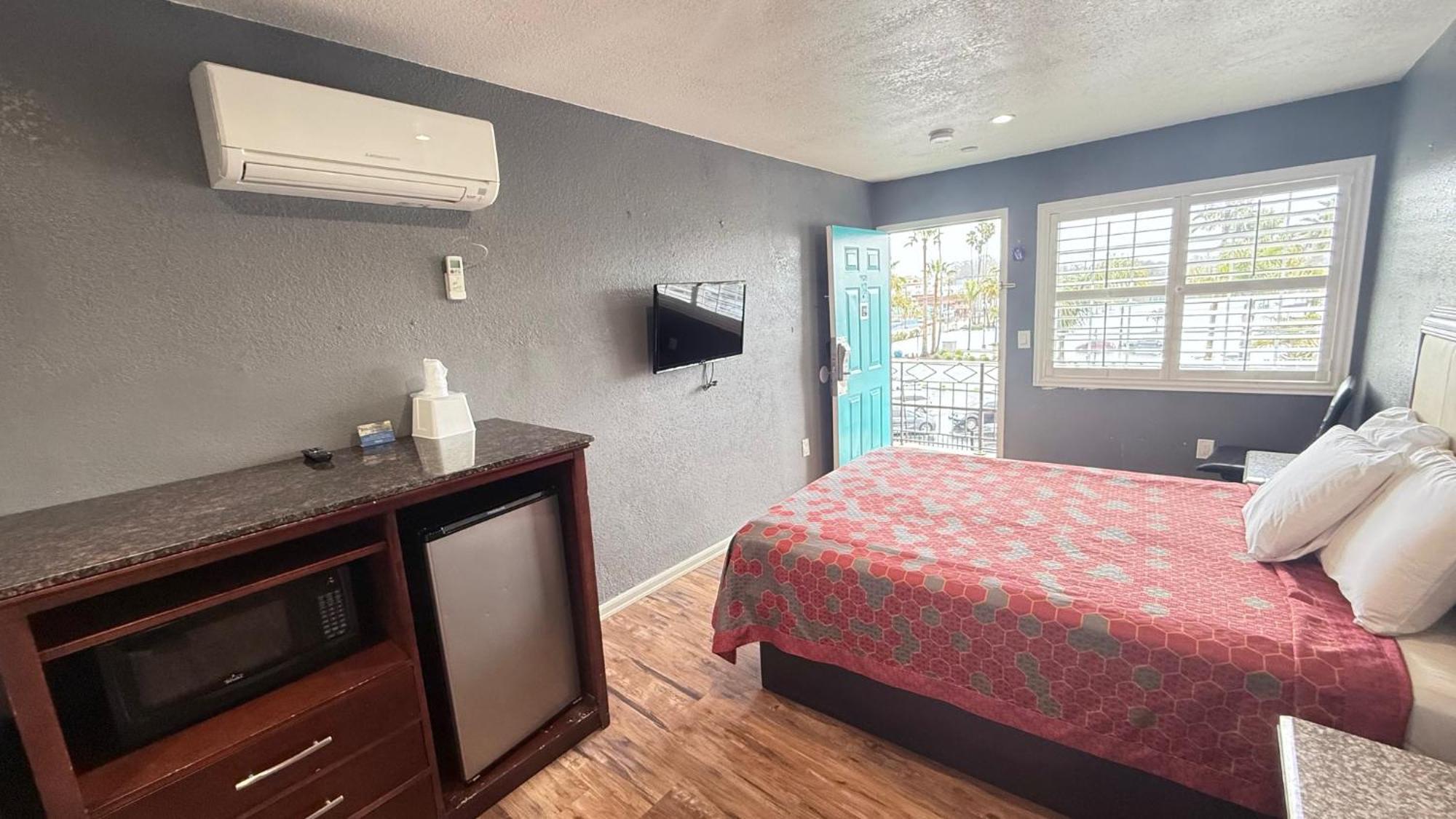 Fireside By The Boardwalk & Bowling Motel 2*