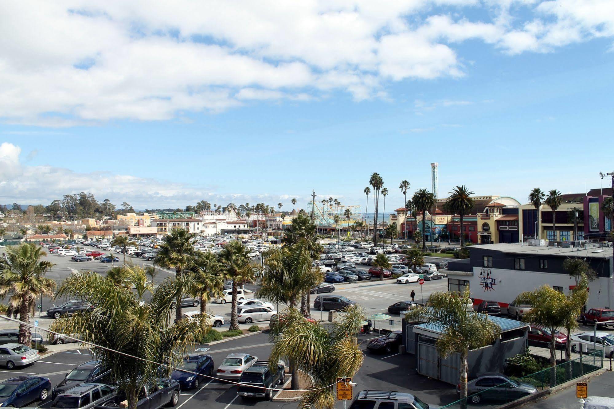 Fireside By The Boardwalk & Bowling 2*