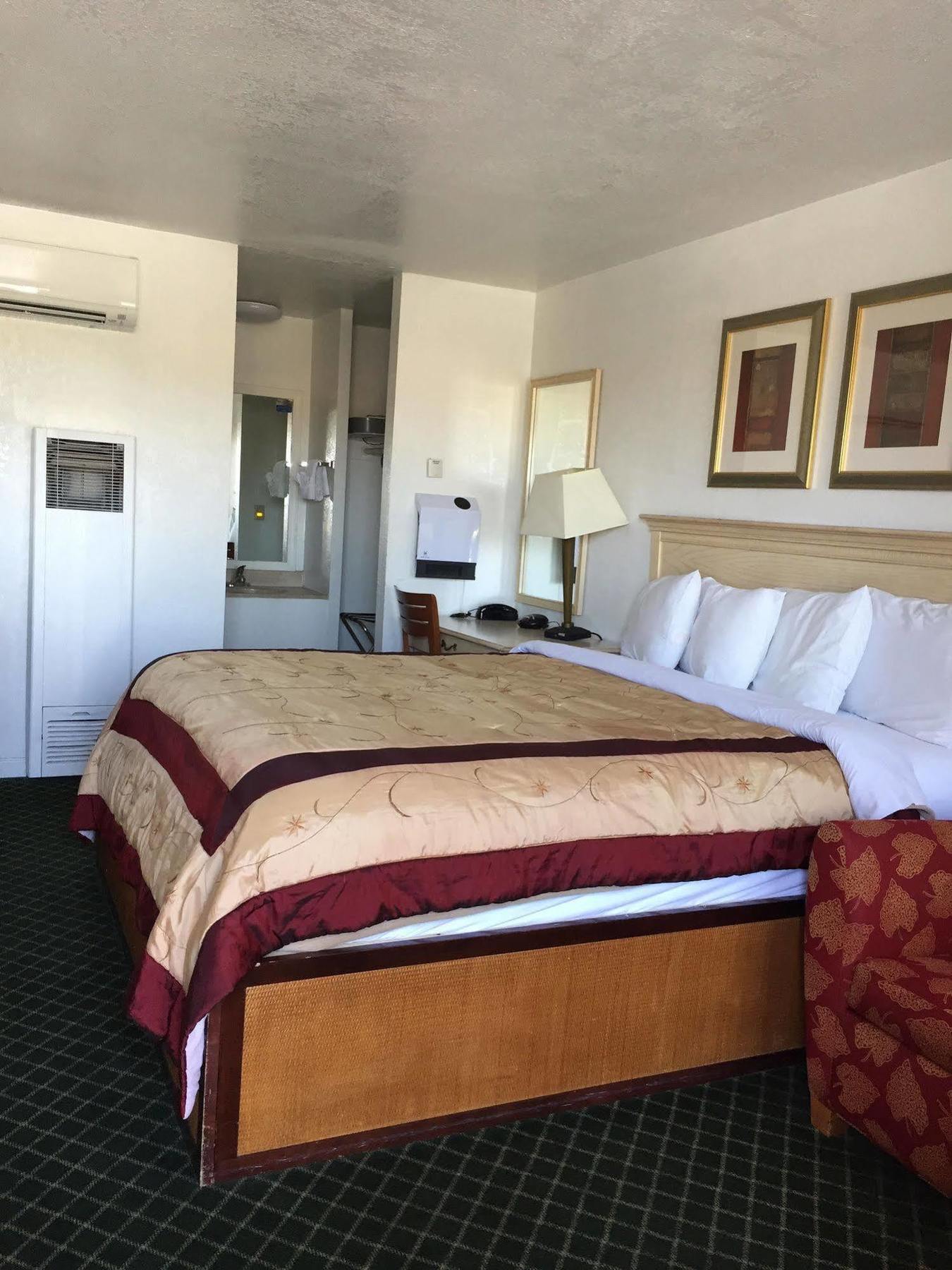 Fireside By The Boardwalk & Bowling 2*